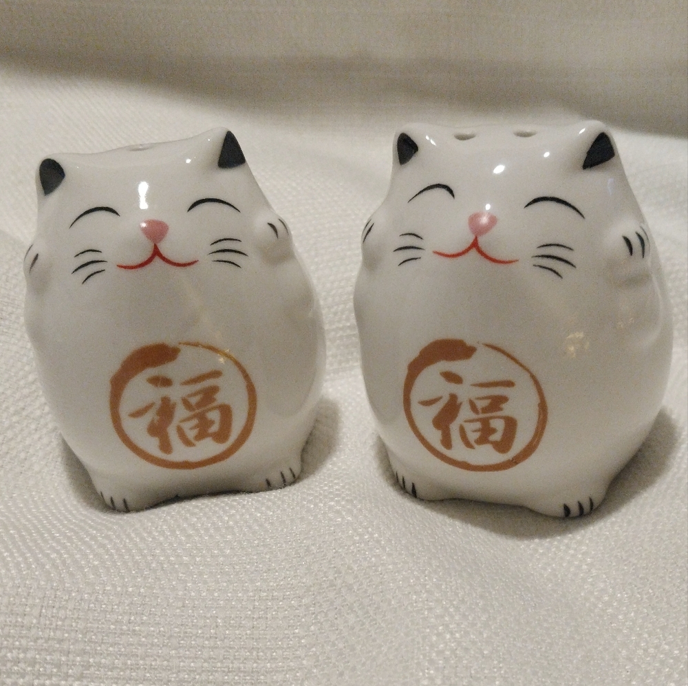 Happy Cat Ceramic Cat Salt and Pepper Shakers